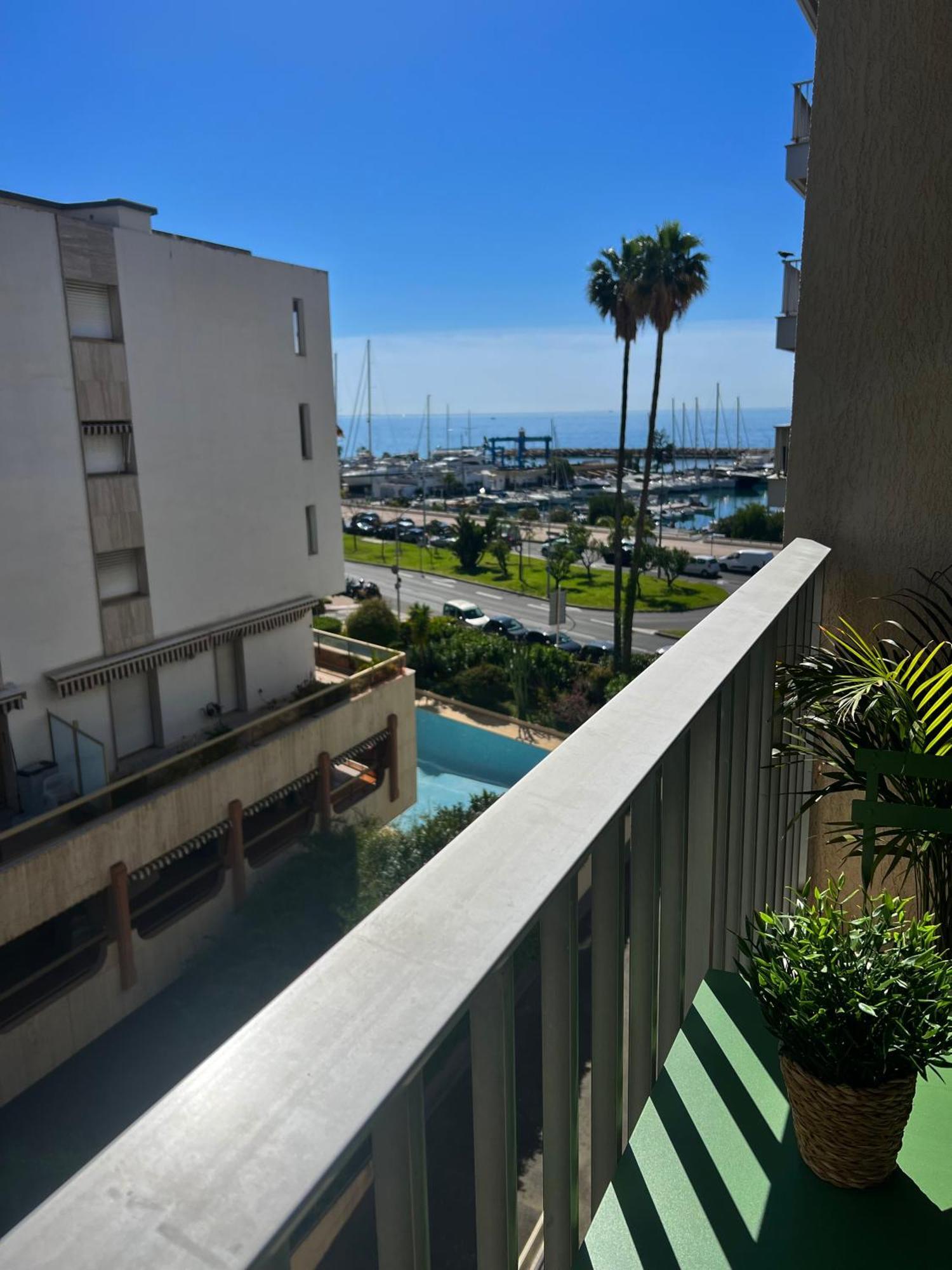 Appartement Evasion Vue Proche Et Gare Menton